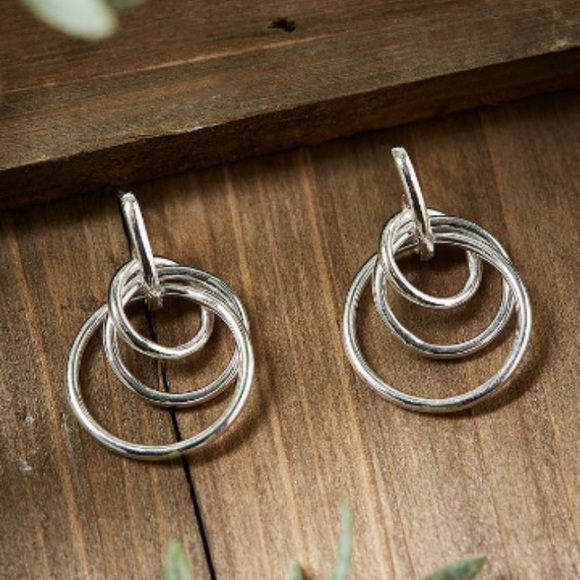 MONDEVIO Jewelry - STERLING SILVER EARRINGS MONDEVIO Jewelry - STERLING SILVER EARRINGS